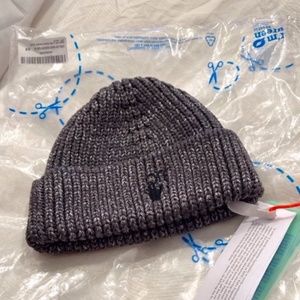 Off-White Logo-Embroidered Beanie